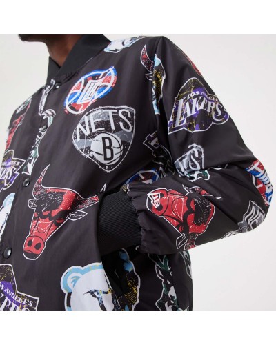 Chaqueta bomber New Era AOP Team Logo NBA All