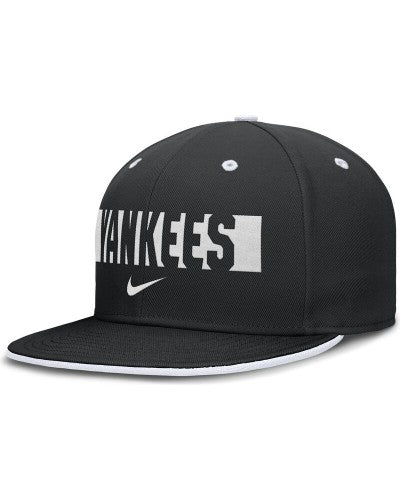 Gorra cerrada Nike New York Yankees black white